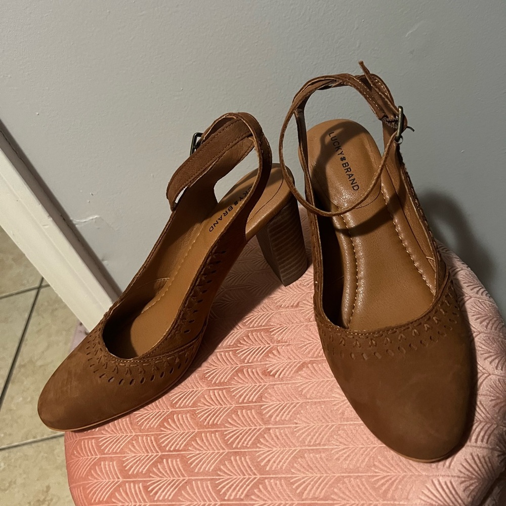 Lucky Brand 🍀 Brown suede heel. NEVER WORN